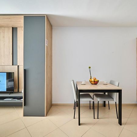 Supreme Studio Apartment Bijoux Umag Exteriör bild